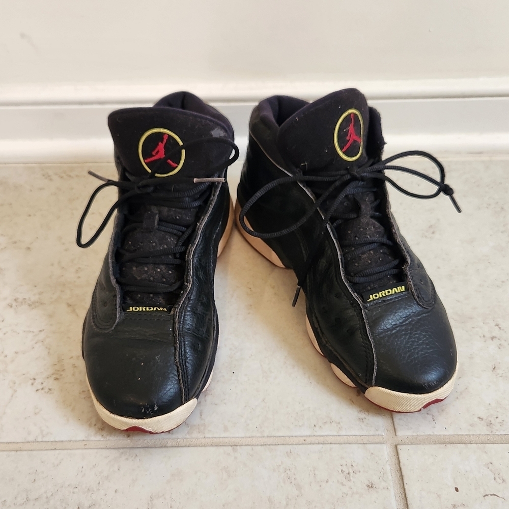 Size 5.5 Youth Air Jordan 13 Retro ‘Playoff’‎ Black/Varsity Red